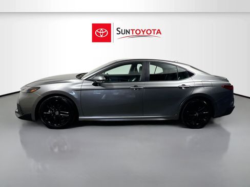 Used 2026 Toyota Camry SE FWD image 7