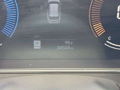 Used 2024 Hyundai Kona SEL FWD image 40