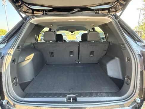 Used 2023 Chevrolet Equinox LS w/ LS Convenience Package FWD image 12