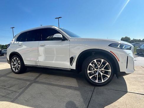 Certified 2024 BMW X5 xDrive40i w/ Premium Package image 16