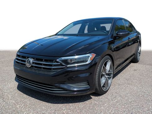 Used 2019 Volkswagen Jetta SEL w/ Cold Weather Package FWD image 1