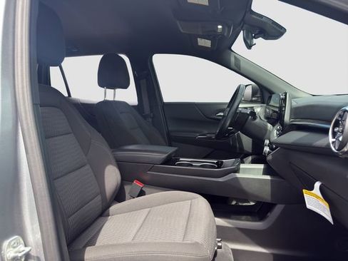 Used 2025 Chevrolet Equinox LT FWD image 17