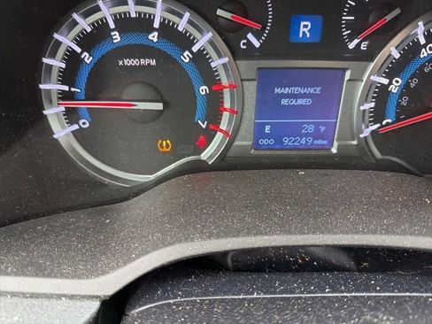 Used 2018 Toyota 4Runner SR5 Premium image 10