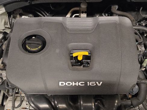 Used 2017 Hyundai Elantra SE FWD image 30