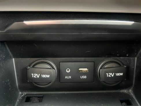 Used 2017 Hyundai Elantra SE image 23