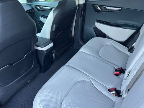 New 2025 Kia EV6 Wind image 12