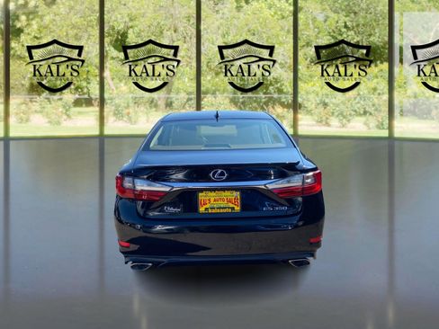 Used 2016 Lexus ES 350 w/ Luxury Package w/Wood Trim image 6
