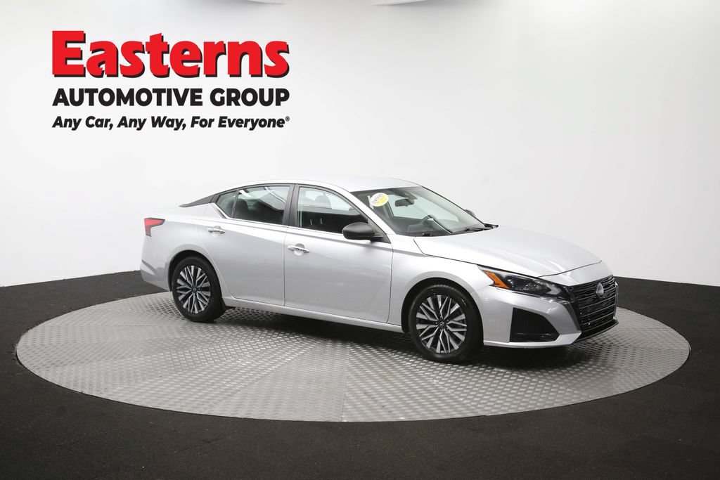 Used 2024 Nissan Altima 2.5 SV FWD image 50