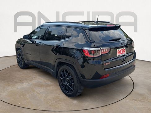 Used 2022 Jeep Compass Altitude w/ Sun and Sound Group image 8