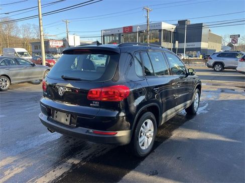 Used 2017 Volkswagen Tiguan S image 8