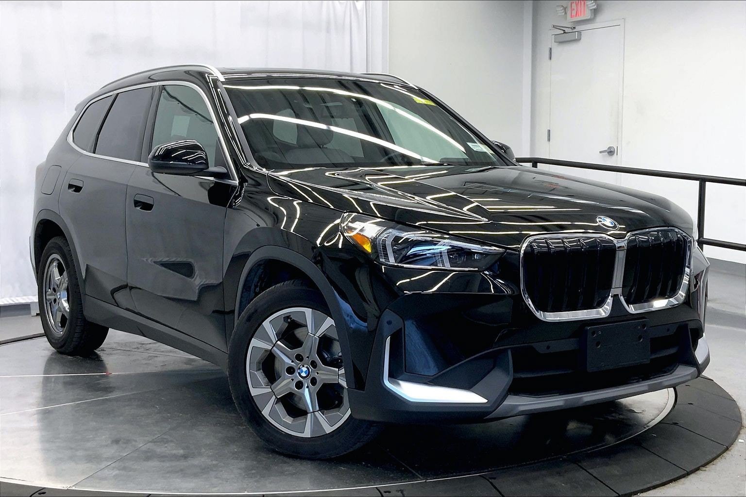 Used 2023 BMW X1 xDrive28i w/ Convenience Package AWD/4WD image 9