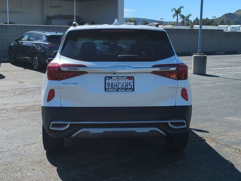 Certified 2022 Kia Seltos EX image 7