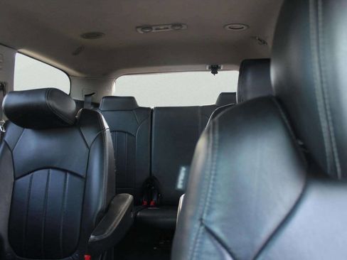 Used 2015 Chevrolet Traverse LTZ image 7