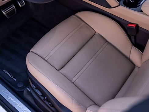 Certified 2026 Porsche Cayenne S AWD/4WD image 27