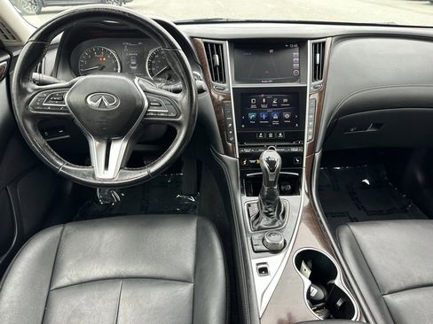 Used 2018 INFINITI Q50 Luxe w/ Essential Package (3.0T Luxe) image 4