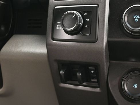 Used 2019 Ford F250 XL w/ Power Equipment Group AWD/4WD image 32