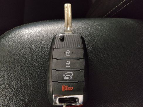Used 2019 Kia Soul + FWD image 32