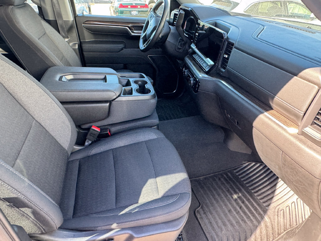 Used 2024 Chevrolet Silverado 1500 RST w/ LPO, Dark Essentials Package RWD image 3
