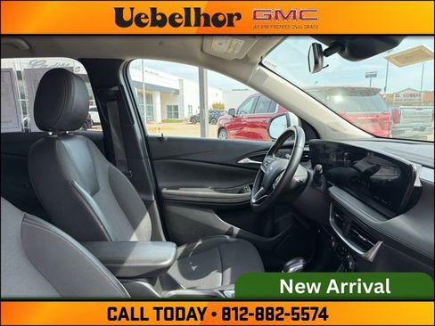 Used 2024 Buick Encore GX Preferred image 2