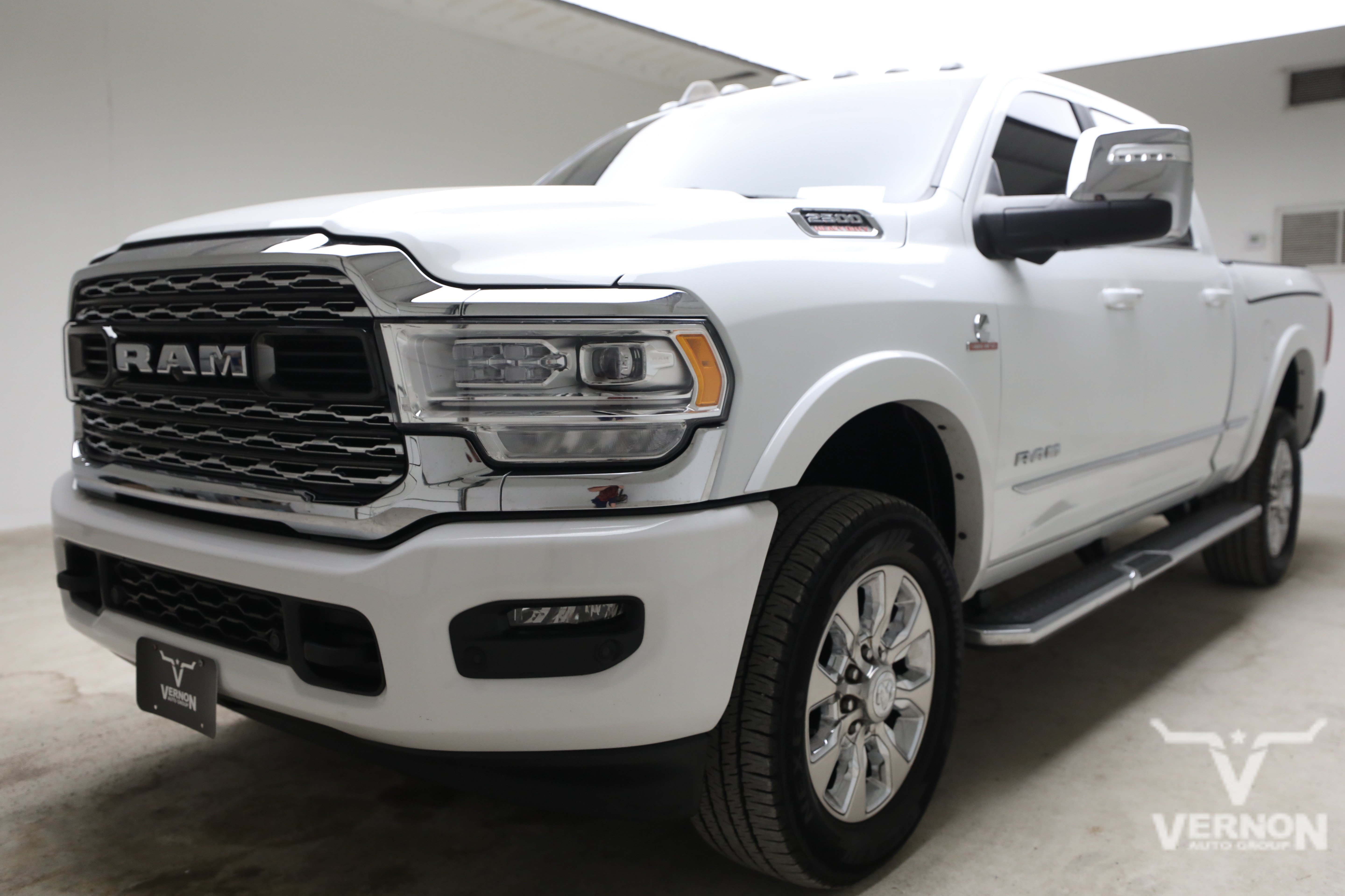 Used 2024 RAM 2500 Limited AWD/4WD image 1