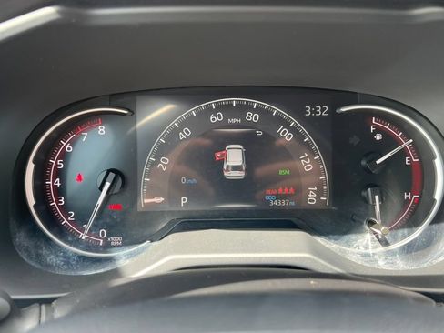 Used 2025 Toyota RAV4 XLE AWD/4WD image 16