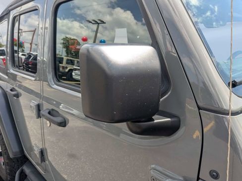 Used 2021 Jeep Wrangler Unlimited Rubicon AWD/4WD image 11