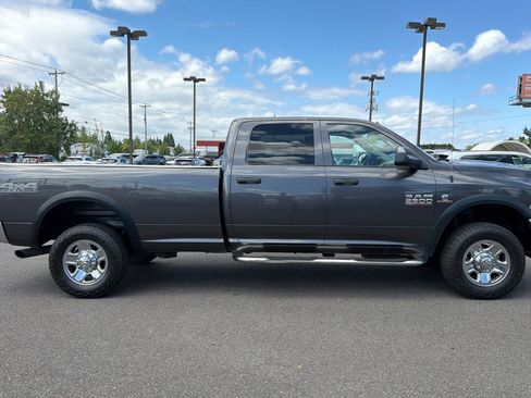 Used 2018 RAM 2500 Tradesman w/ Chrome Appearance Group AWD/4WD image 3