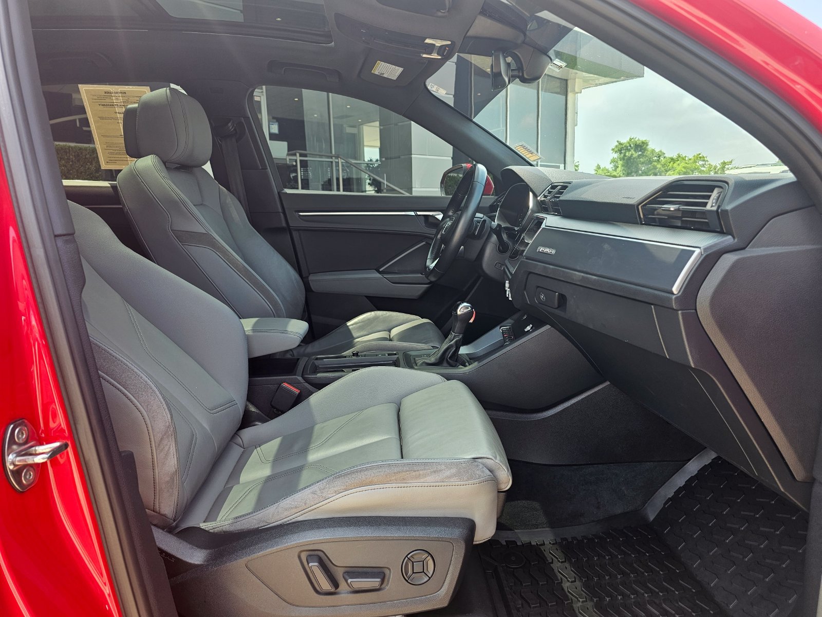 Used 2020 Audi Q3 2.0T Prestige AWD/4WD image 30