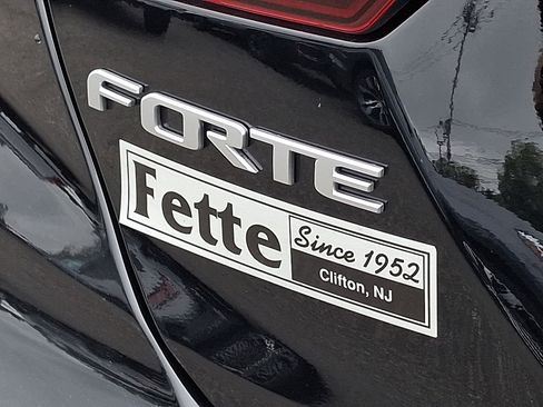 Certified 2024 Kia Forte GT-Line FWD image 29