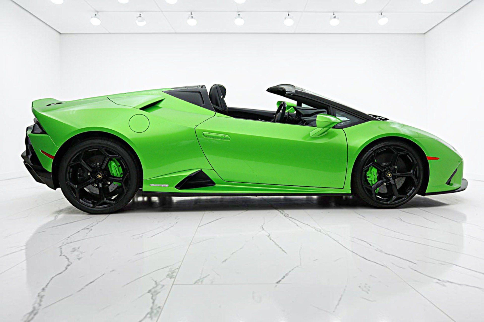 Used 2023 Lamborghini Huracan EVO RWD image 17