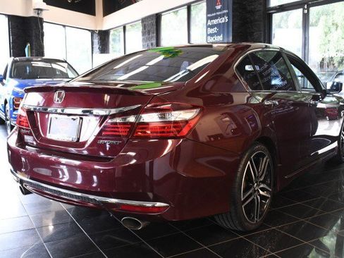 Used 2016 Honda Accord Sport image 9