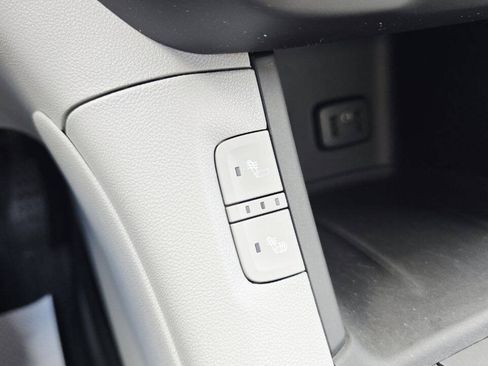 Used 2018 GMC Acadia SLT w/ LPO, Floor Liner Package AWD/4WD image 29