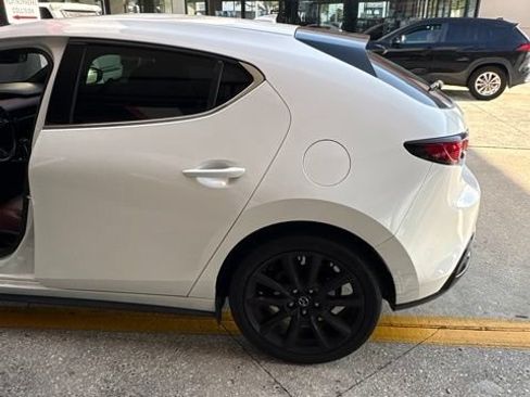 Used 2021 MAZDA MAZDA3 s FWD image 2