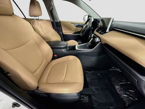 Certified 2025 Toyota RAV4 LE AWD/4WD image 28