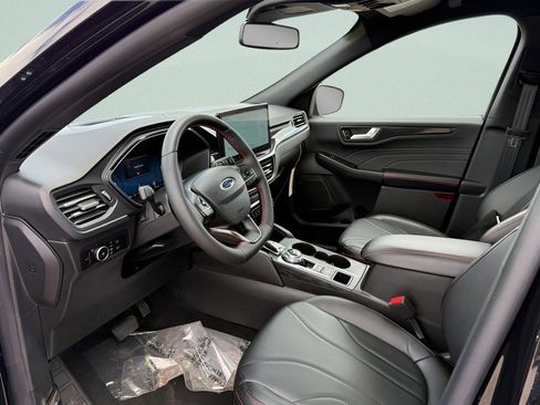 Used 2025 Ford Escape ST-Line Elite w/ Premium Technology Package AWD/4WD image 4