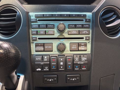 Used 2010 Honda Pilot EX-L image 16