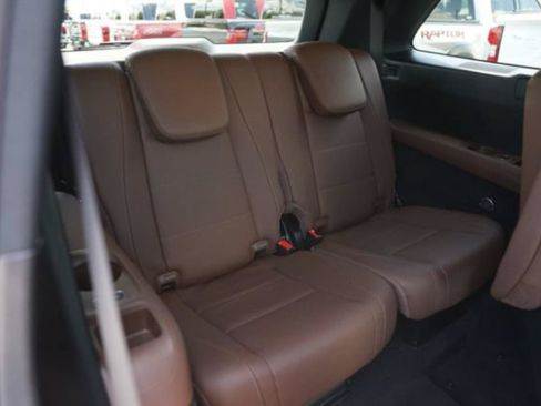 Used 2025 Mercedes-Benz GLS 450 4MATIC image 16