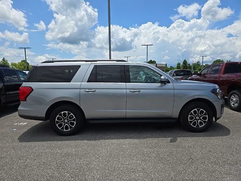 Used 2024 Ford Expedition Max XLT AWD/4WD image 8
