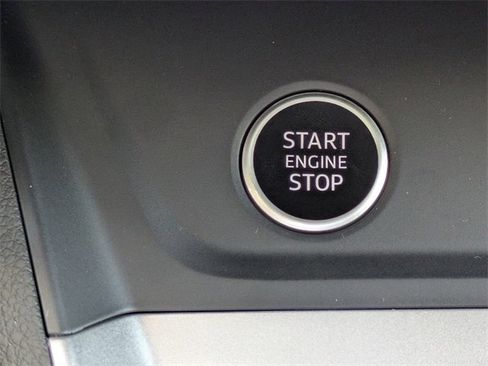 Used 2025 Audi Q3 2.0T Premium image 26