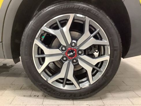 Used 2023 Kia Seltos SX w/ SX Sunroof Package image 29