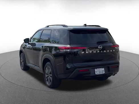 Used 2025 Nissan Pathfinder SV image 11