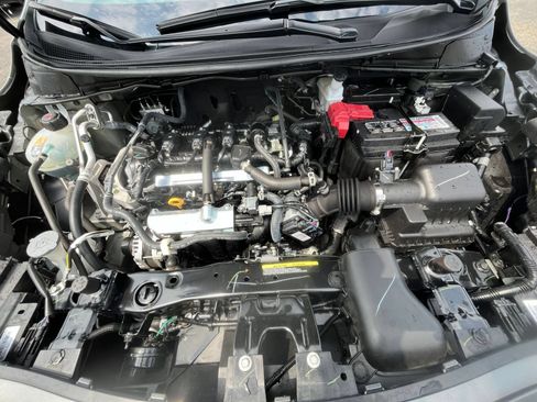 Used 2025 Nissan Versa SV FWD image 32