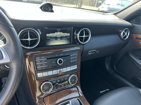 Used 2019 Mercedes-Benz SLC 300 image 24