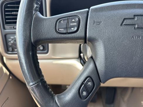 Used 2004 Chevrolet Suburban LT w/ Preferred Equipment Group RWD image 19