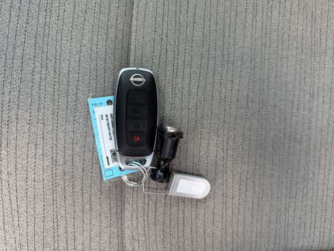 Used 2023 Nissan Rogue SV FWD image 10