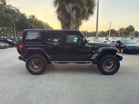 Used 2022 Jeep Wrangler Unlimited Rubicon w/ Dual Top Group AWD/4WD image 4