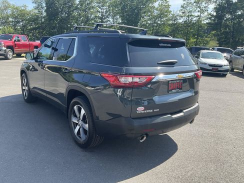 Used 2021 Chevrolet Traverse LT w/ LT Premium Package AWD/4WD image 3