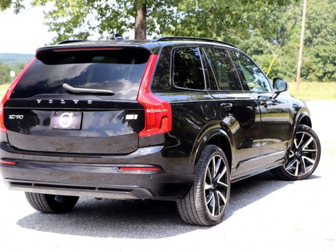 Used 2023 Volvo XC90 T8 Ultimate image 3
