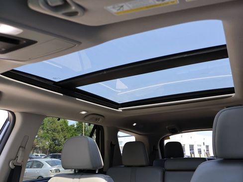 Used 2023 Honda Pilot Touring image 42