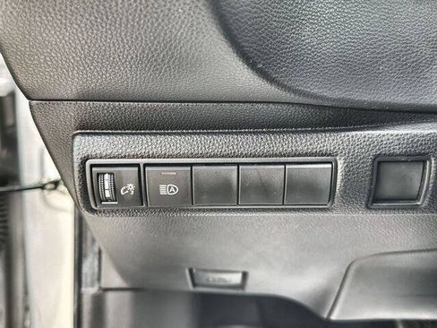 Used 2022 Toyota Corolla LE w/ LE Convenience Package FWD image 17